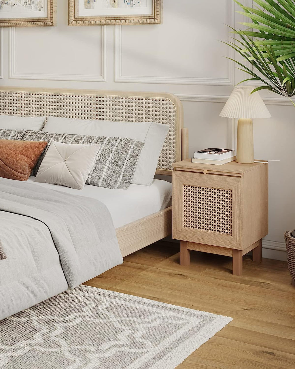 Rattan Nightstand with Solid Wooden Legs S589