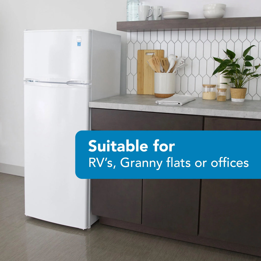 White Top Freezer Refrigerator U694
