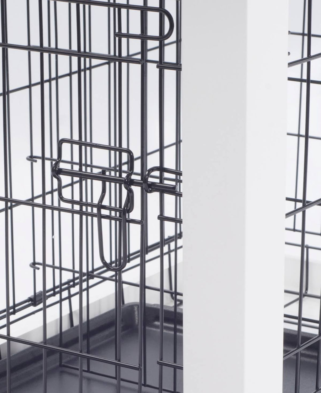 White Medium Cage with Crate Cover D641