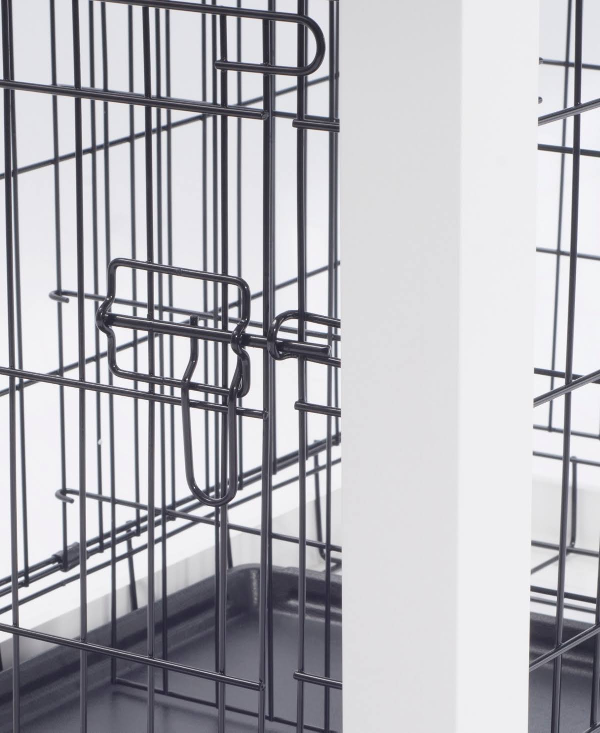 White Medium Cage with Crate Cover D641