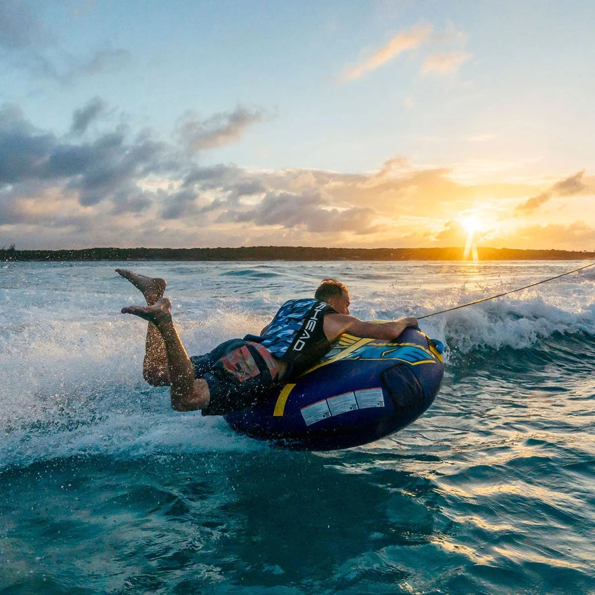 Inflatable 1 Rider Towable with Pump and Rope X8921