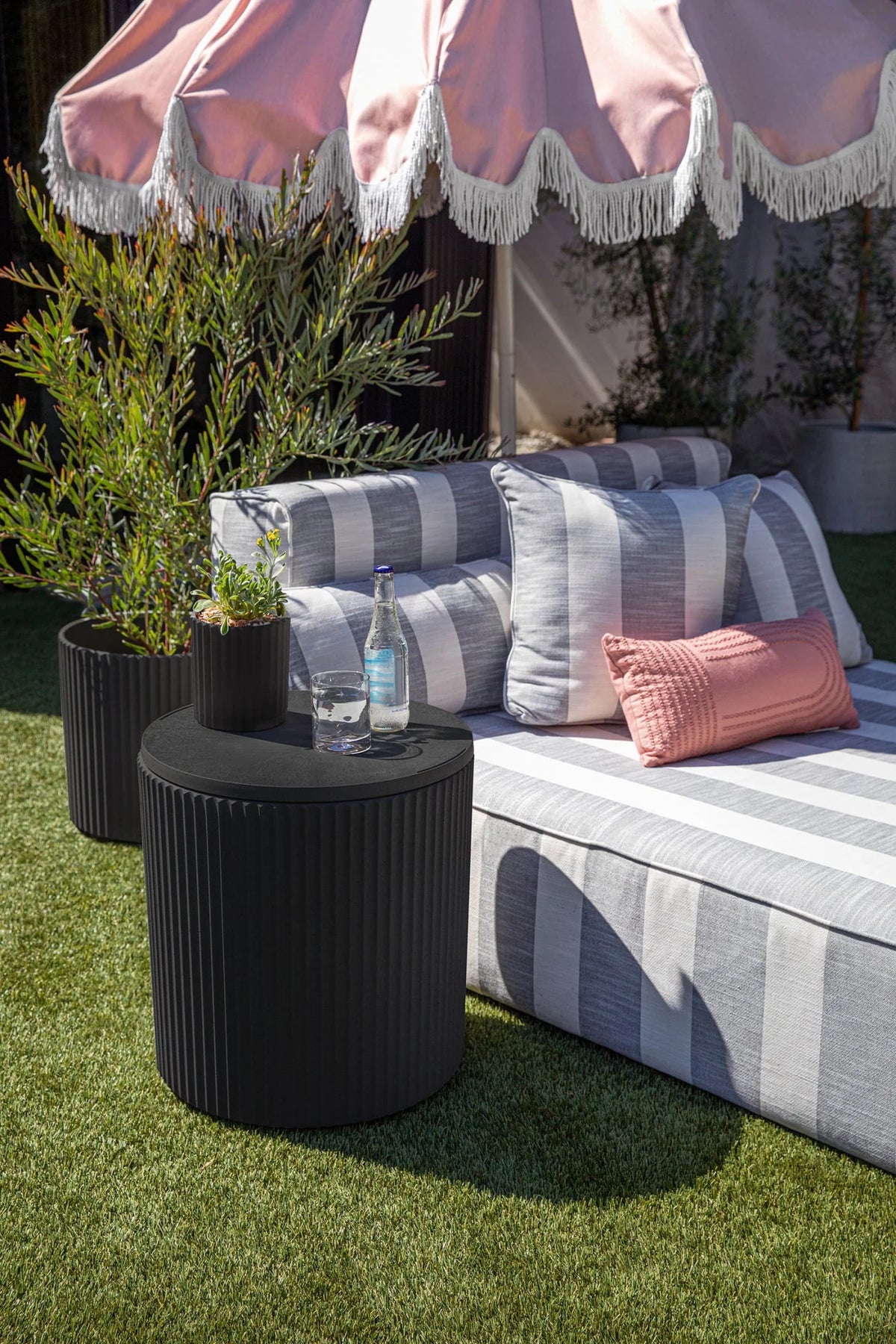 White Side Table K8358