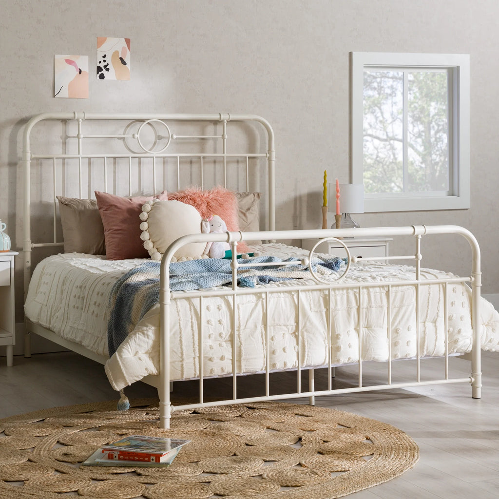 Queen Size Metal Bed V7211