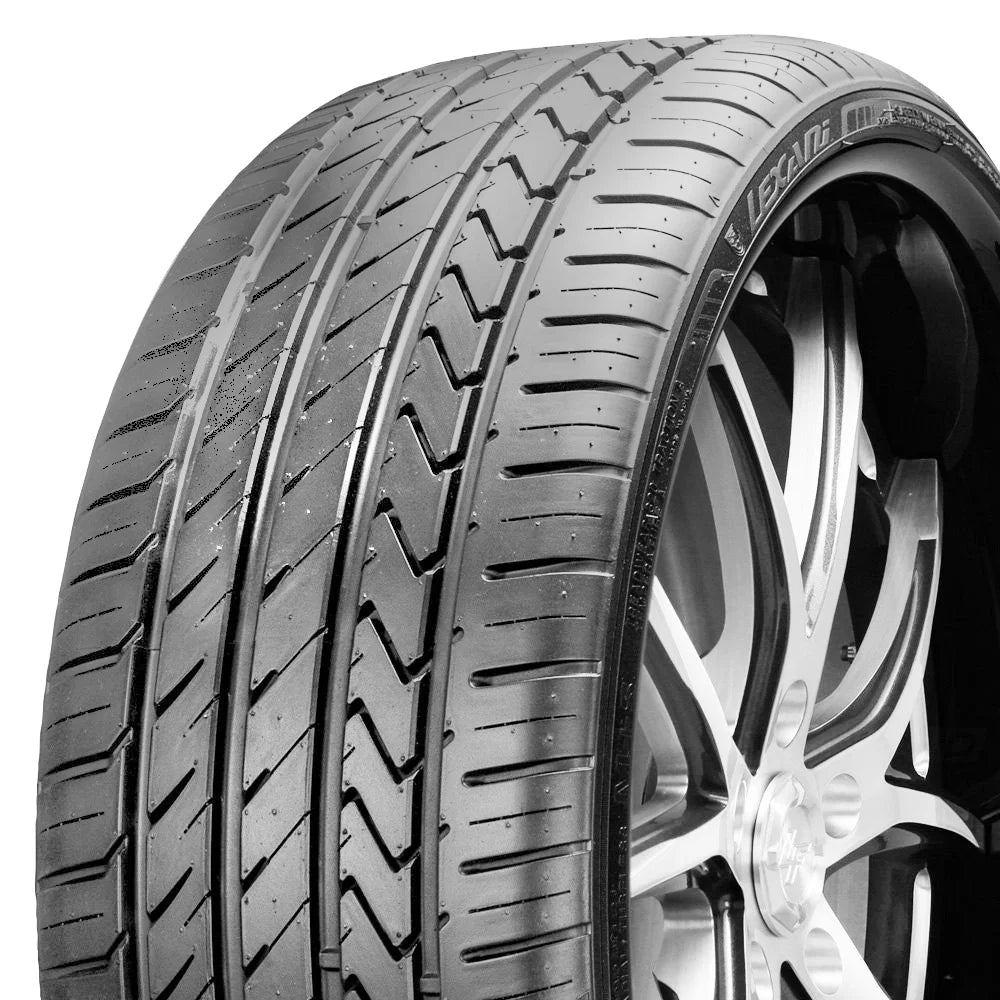 225/35ZR20 93W XL High Performance Tire P610818