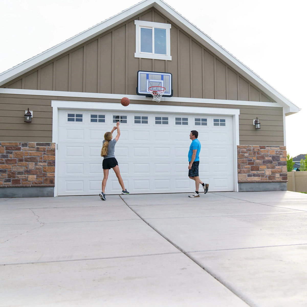 44 inch Polycarbonate Basketball Backboard and Rim Combo Y872849