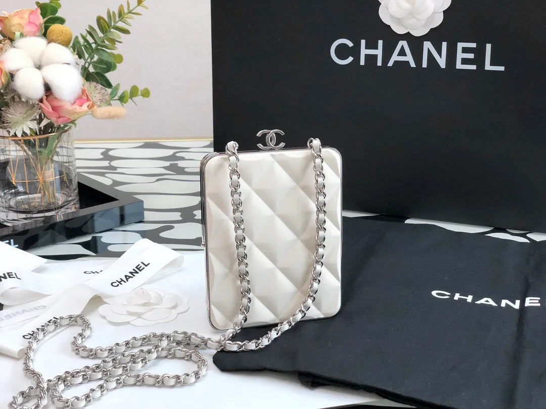 White Clutch Bag S81932